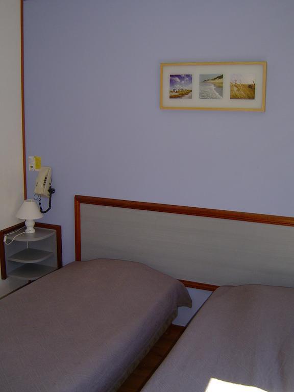 Hotel Le Magiot Montliot-et-Courcelles Zimmer foto