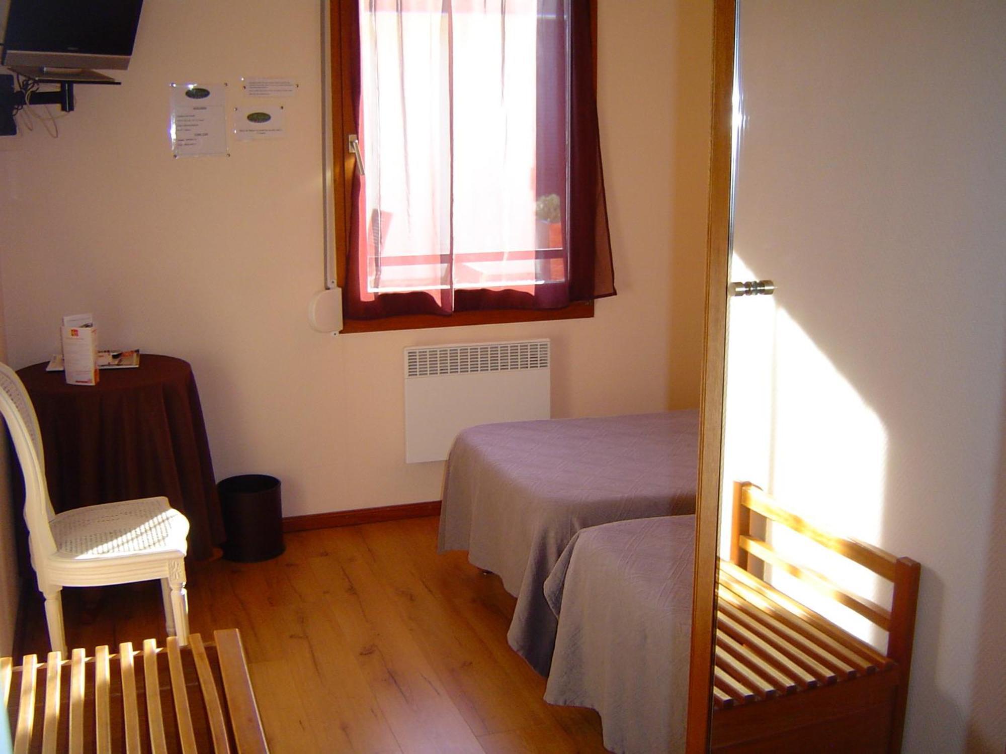 Hotel Le Magiot Montliot-et-Courcelles Zimmer foto